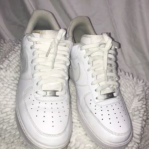 Men’s athletic shoes